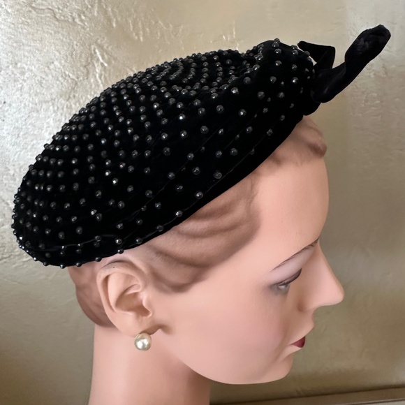 TIMELESS VINTAGE BLACK VELVET BERET STUDDED WITH BLACK BEADS & FRONTB BOW main image 11